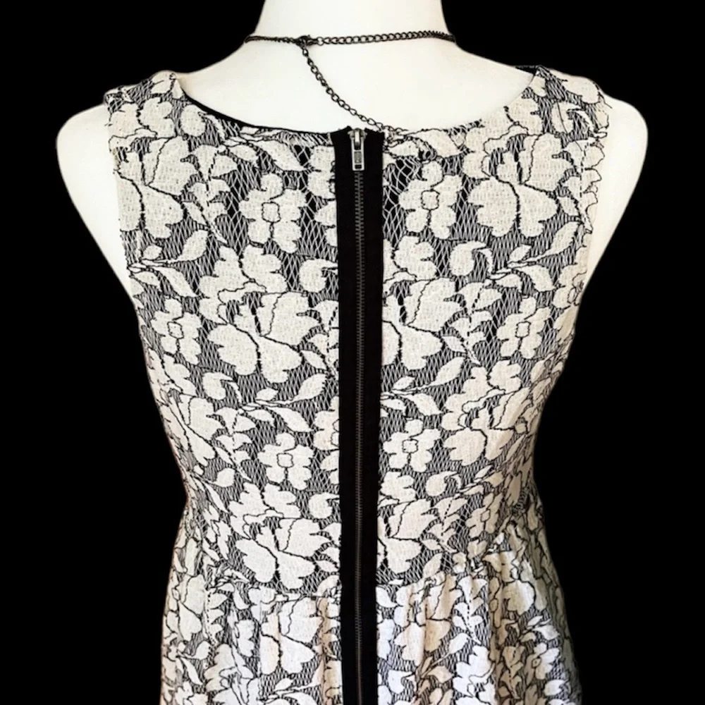 ⛔️SOLD⛔️ XHILARATION Sleeveless Floral Lace Midi Dress Black & White Sz Large - Picture 8 of 14
